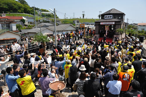 枕崎駅舎落成式の様子