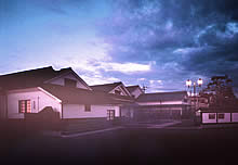 写真：花度川工場「明治蔵」外景